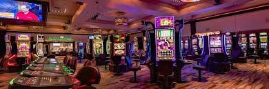 Filipino player accessing Super Jackpot slot games on a mobile browser